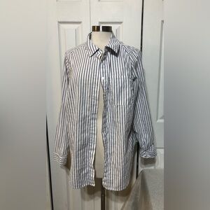 torrid White with Light Purple Stripes Button Up Longsleeve Shirt 85% Cotton 15%